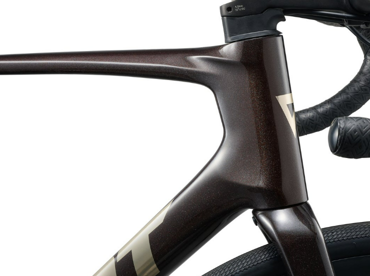 2027 GIANT DEFY ADVANCED 1