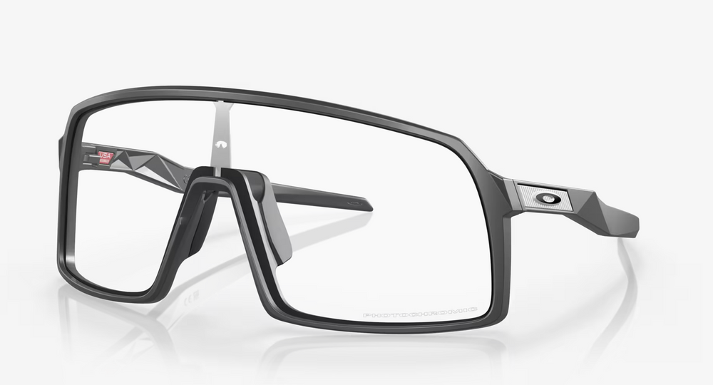 OAKLEY SUTRO MATTE CARBON CLEAR PHOTOCHROMIC